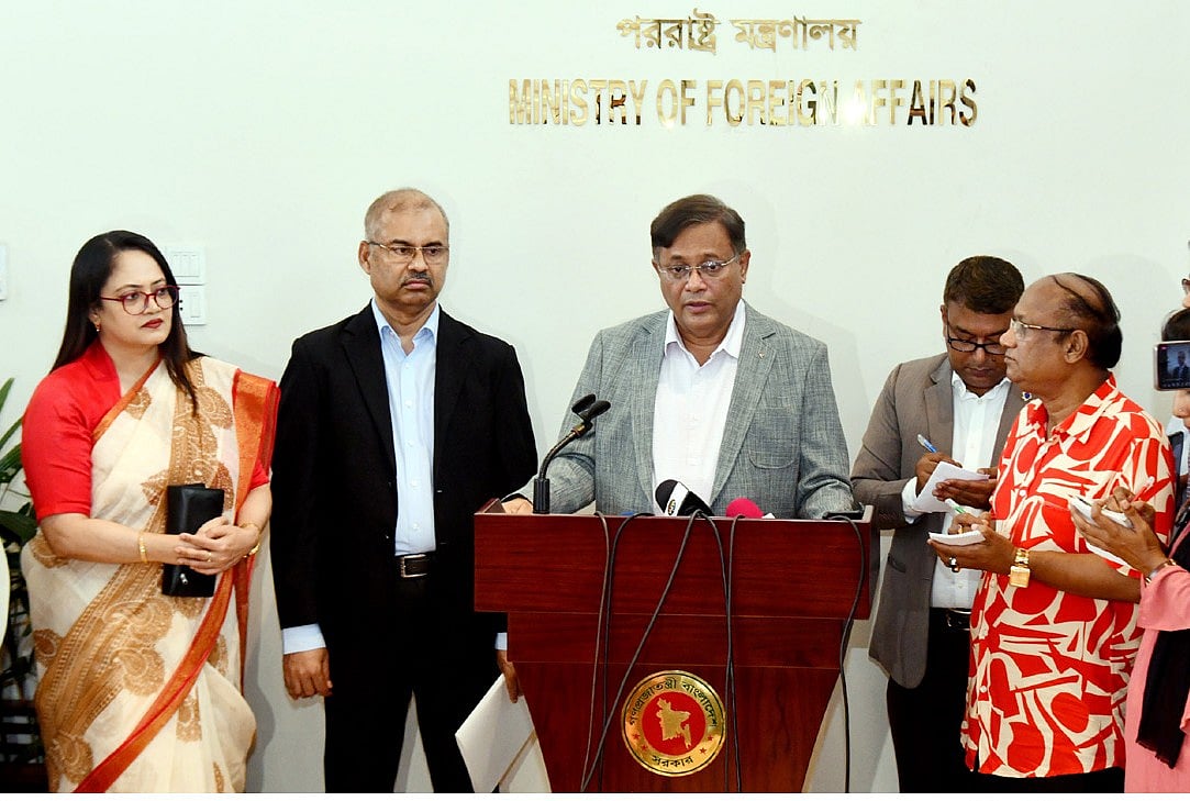 পররাষ্ট্রমন্ত্রণালয়ে সাংবাদিকদের ব্রিফ করেন পররাষ্ট্রমন্ত্রী হাছান মাহমুদ